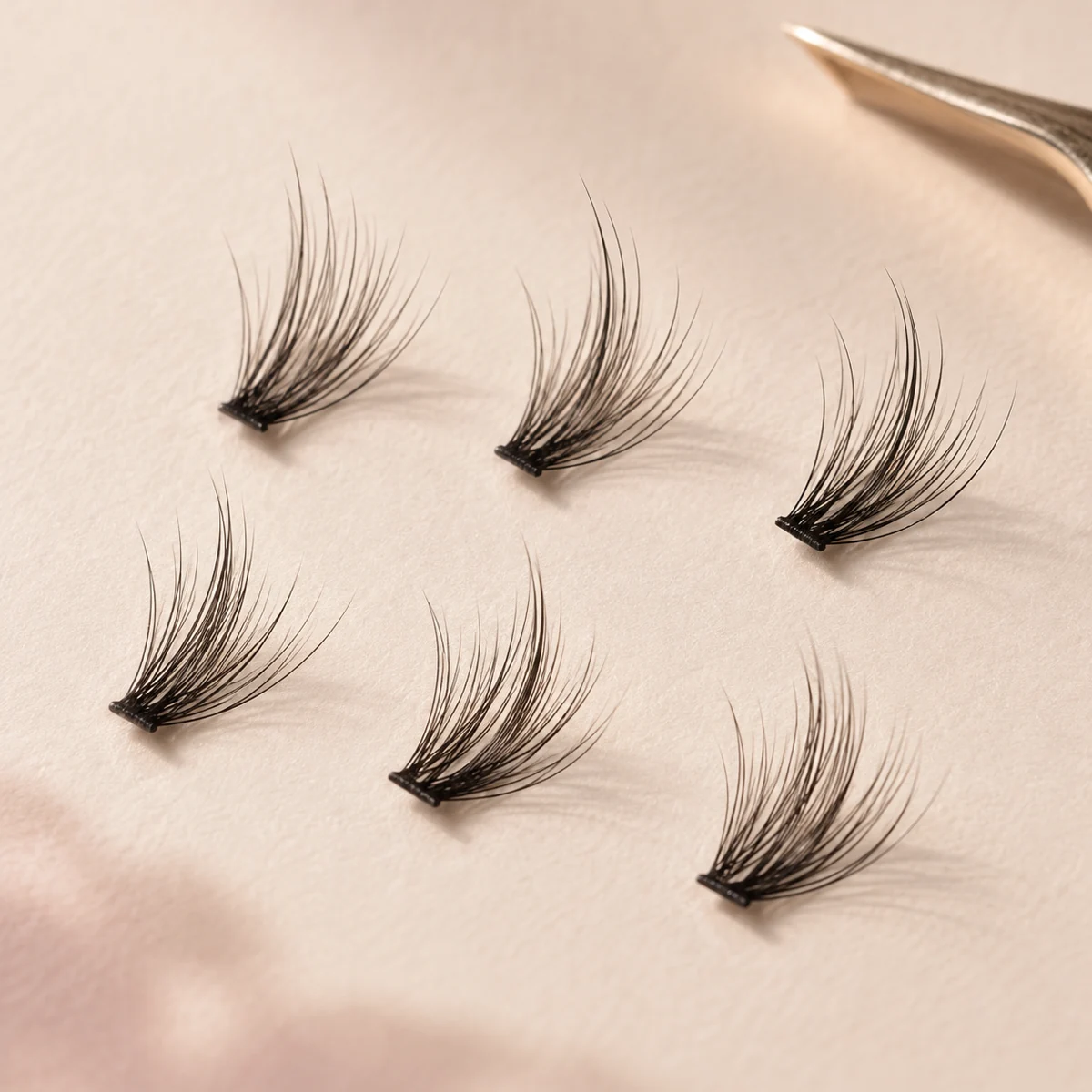 AI visual concept for natural DIY lash clusters